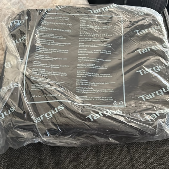 Targus Black Laptop Case - Picture 2 of 2